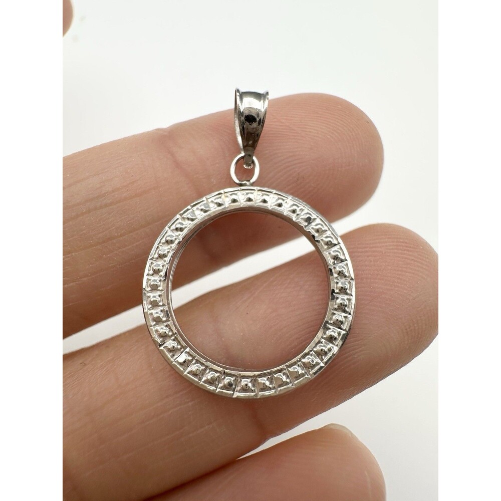 14k White Gold Circle Round Pendant